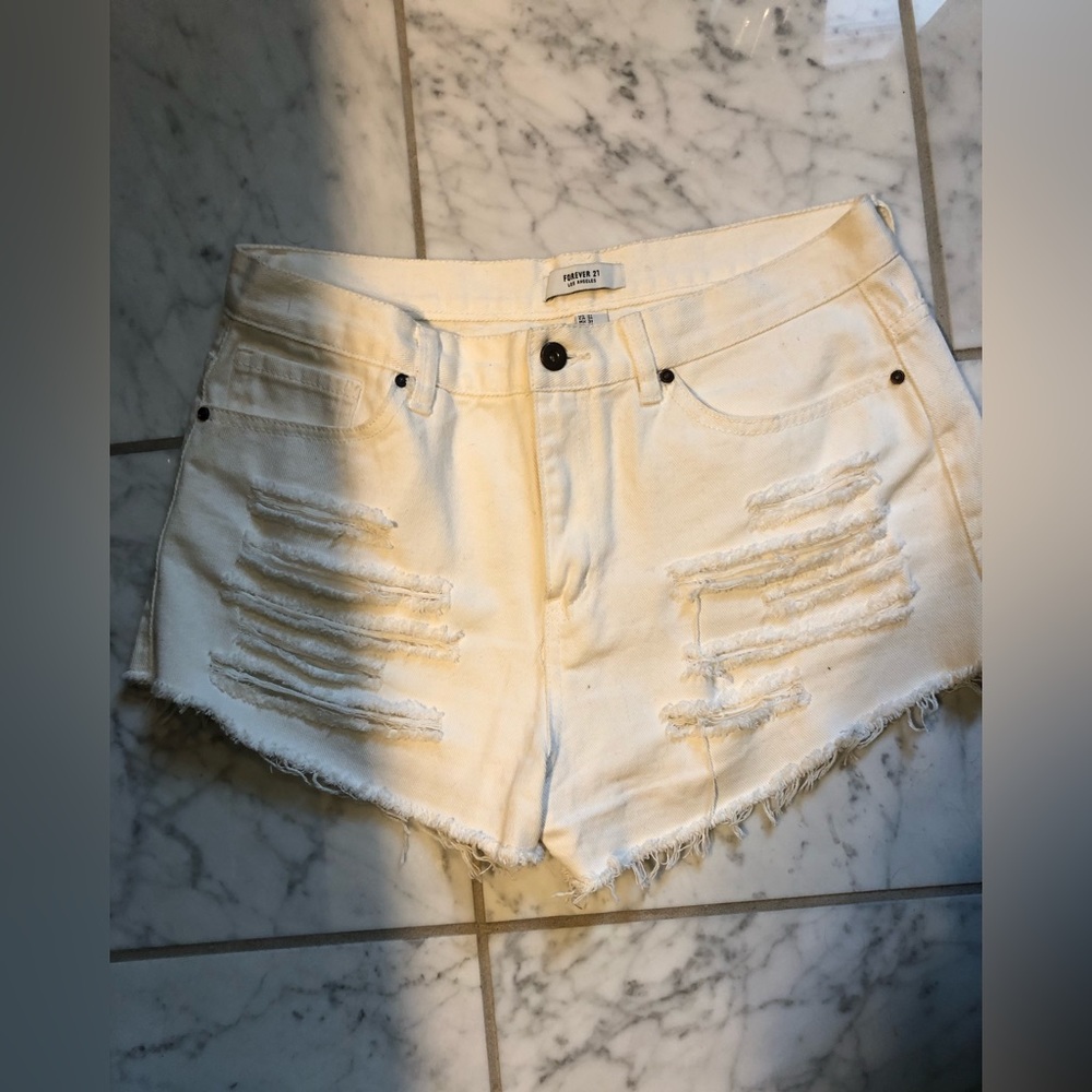 forever21 white distressed shorts make sure you read so no size confusion